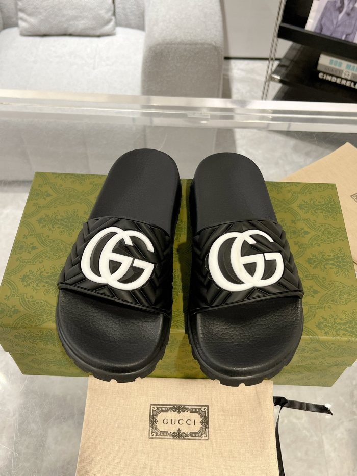 1:1 quality version 28026965 Big G Letter Thick Sole Slippers 2 colors