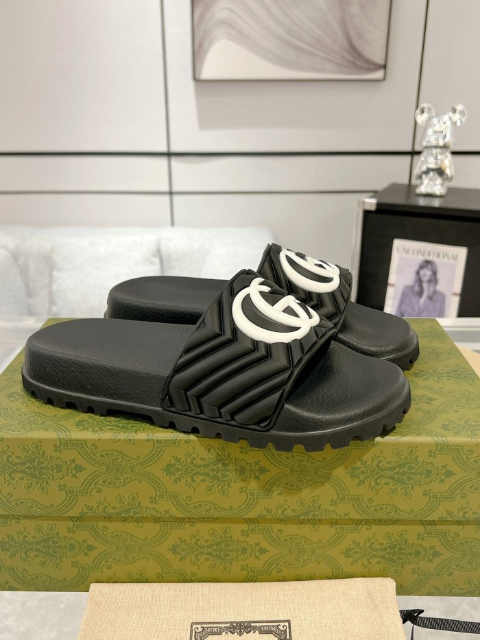 1:1 quality version 28026965 Big G Letter Thick Sole Slippers 2 colors