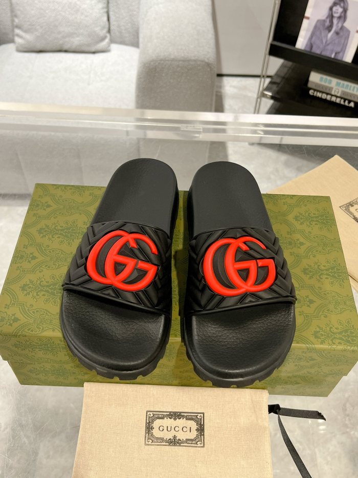 1:1 quality version 28026965 Big G Letter Thick Sole Slippers 2 colors