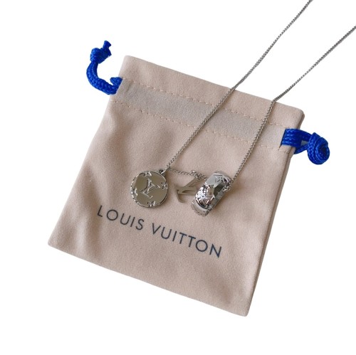 28062119 Ring Pendant Necklace