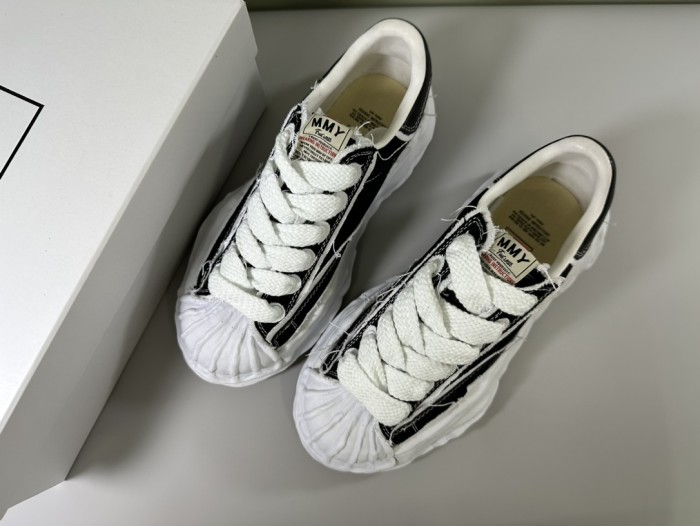 [50% Off]1:1 quality version Embroidered Letters Shell Head Raw Edge Black White Colorblocking Canvas Thick Shoes