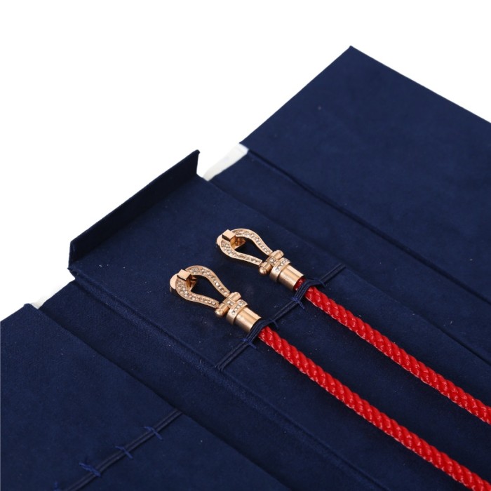 28097567 Rose Gold Diamond Buckle Braided Bracelet【1 bracelet per box】
