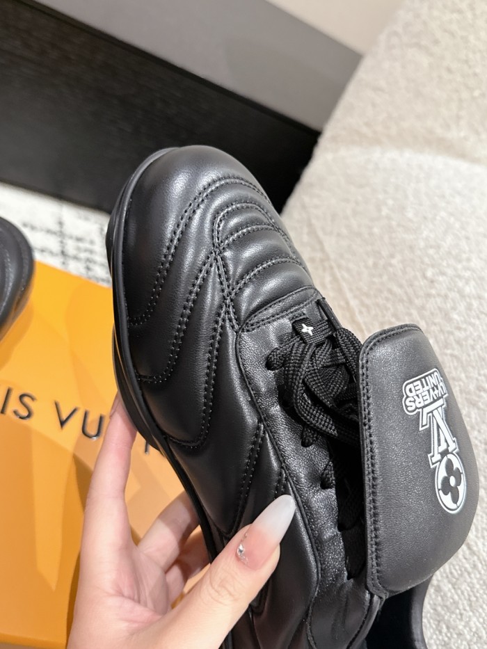 1:1 quality version 28113857 Footprint Series Soccer Sneakers 4 colors