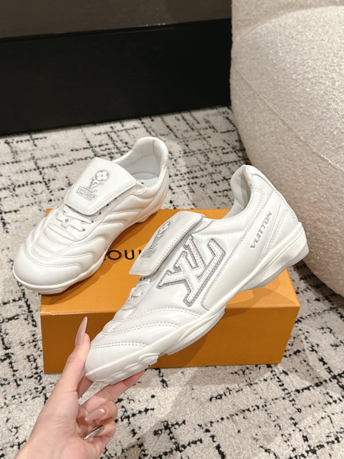1:1 quality version 28113857 Footprint Series Soccer Sneakers 4 colors