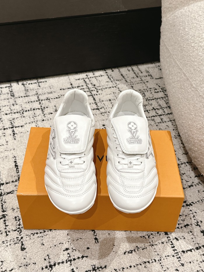 1:1 quality version 28113857 Footprint Series Soccer Sneakers 4 colors