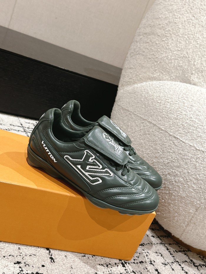 1:1 quality version 28113857 Footprint Series Soccer Sneakers 4 colors