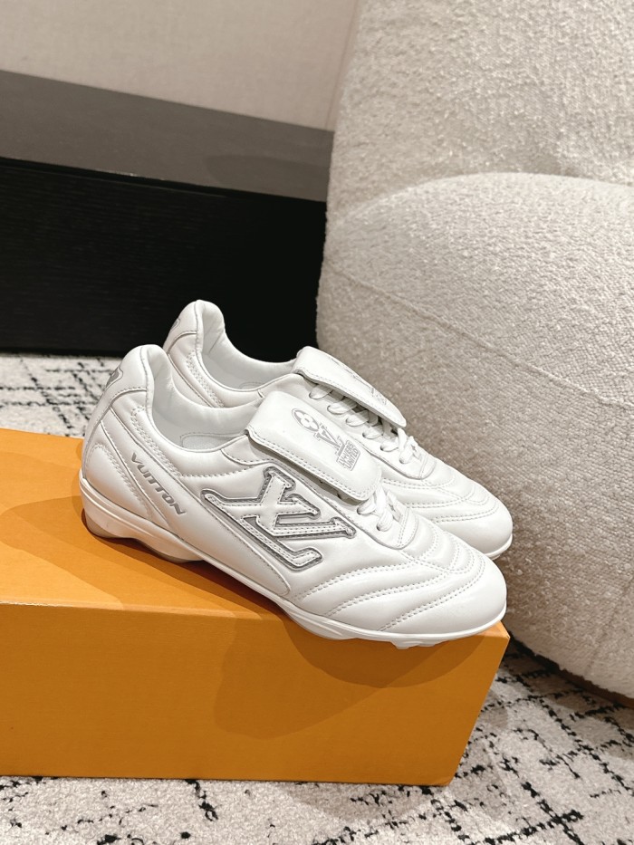 1:1 quality version 28113857 Footprint Series Soccer Sneakers 4 colors