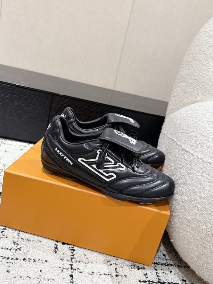 1:1 quality version 28113857 Footprint Series Soccer Sneakers 4 colors