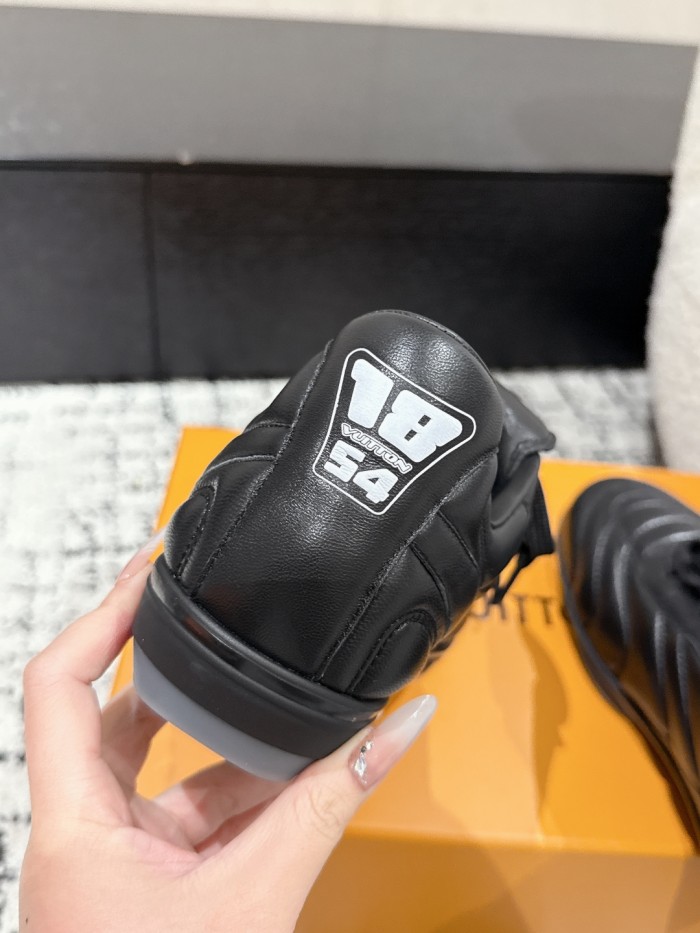 1:1 quality version 28113857 Footprint Series Soccer Sneakers 4 colors