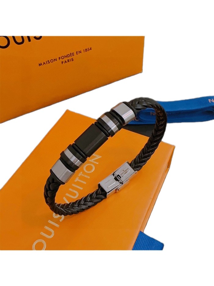 28136543 Silver Buckle Cowhide Rope Bracelet