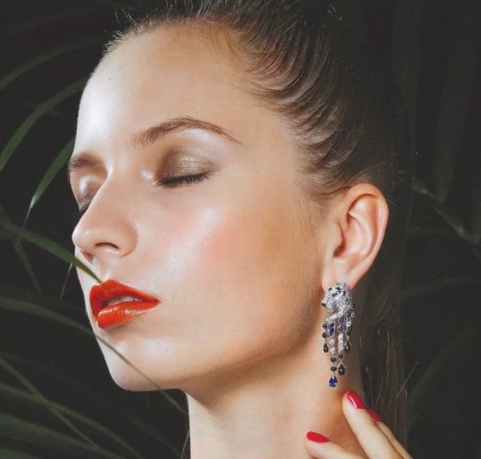 1:1 quality version C@rtier black onyx tassel leopard earrings