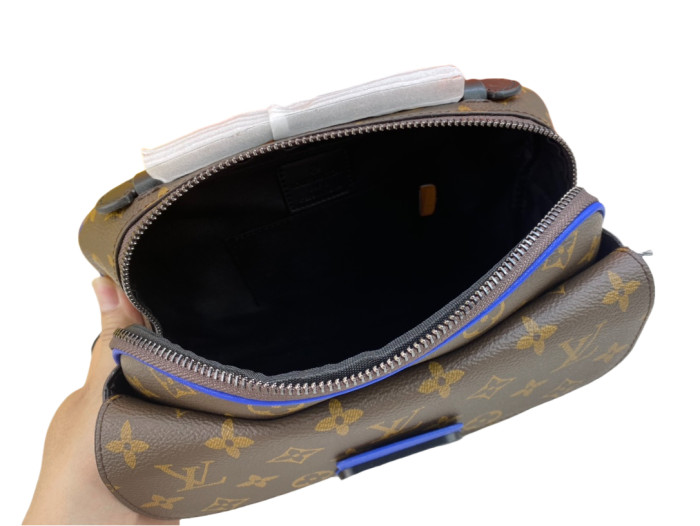 28183046 Hard Box Style Courier Bag