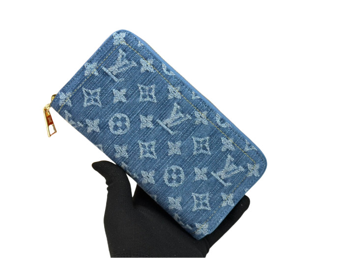 28181577 Blue denim zipper Wallet