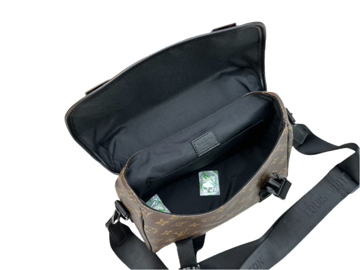 28183412 Embossed Printed Mail Bag