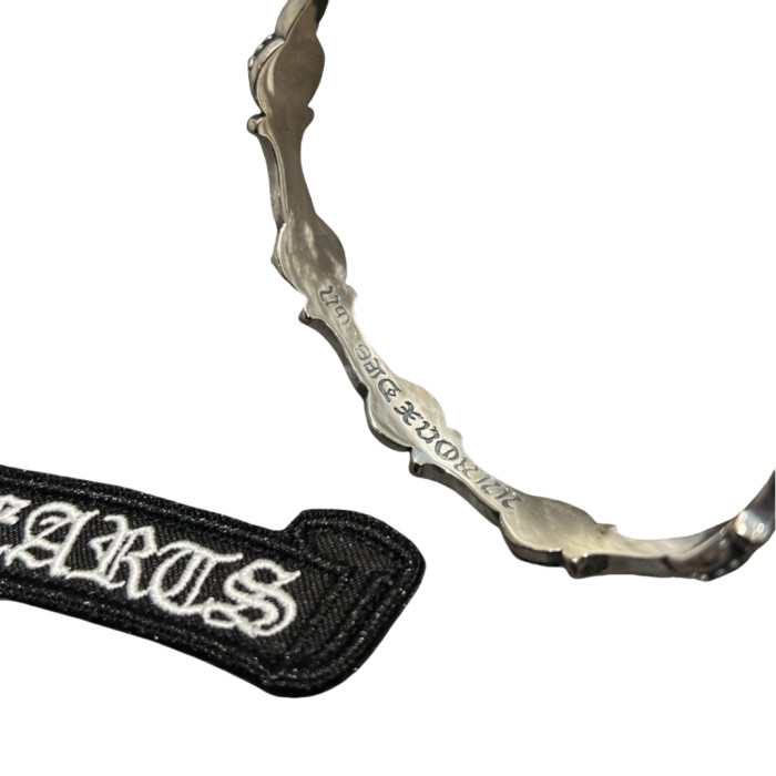 28209266 Crucifix Bracelet