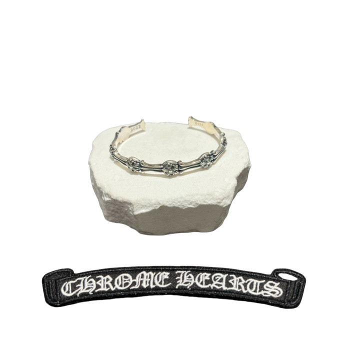28209266 Crucifix Bracelet
