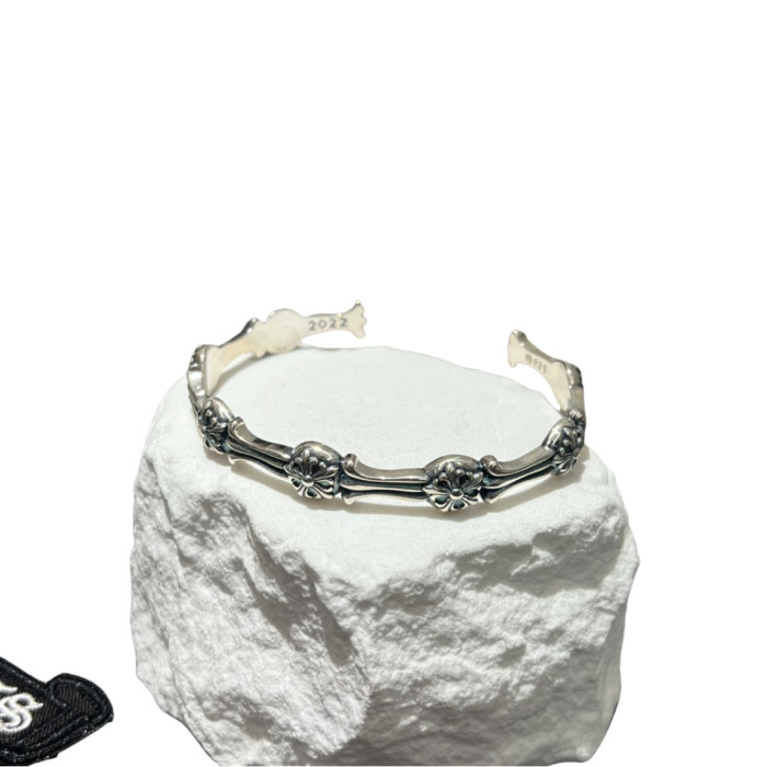 28209266 Crucifix Bracelet