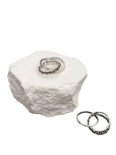 28222562 Three-ring Cross Ring