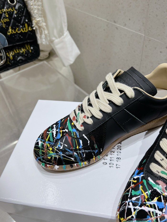 1:1 quality version M@ison White Paint Replica Sneakers POIZON240805818  2 colors