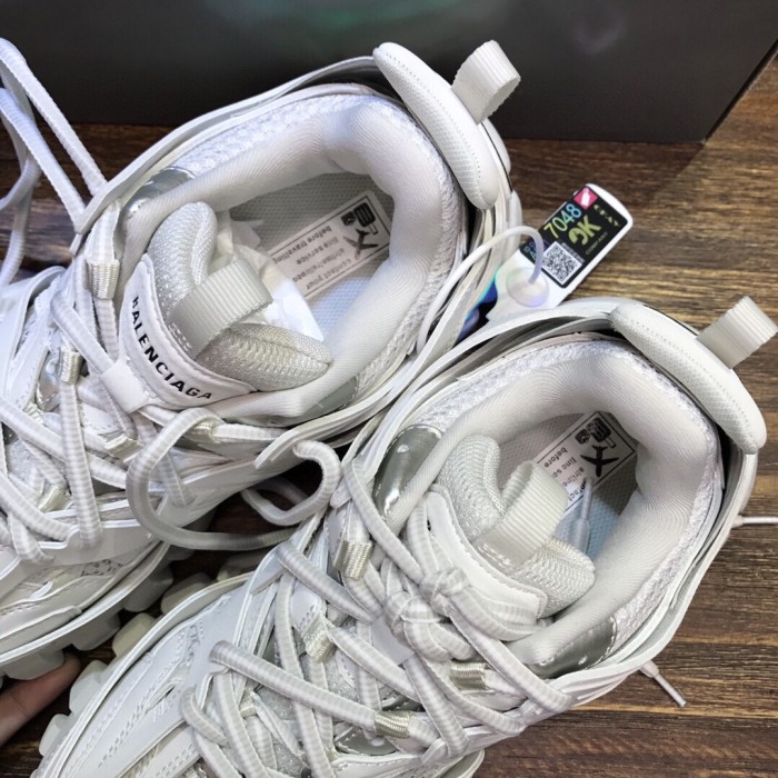 1:1 quality version 28261634 LED TRACK TRAINER Outdoor Sports Shoes 8 colors