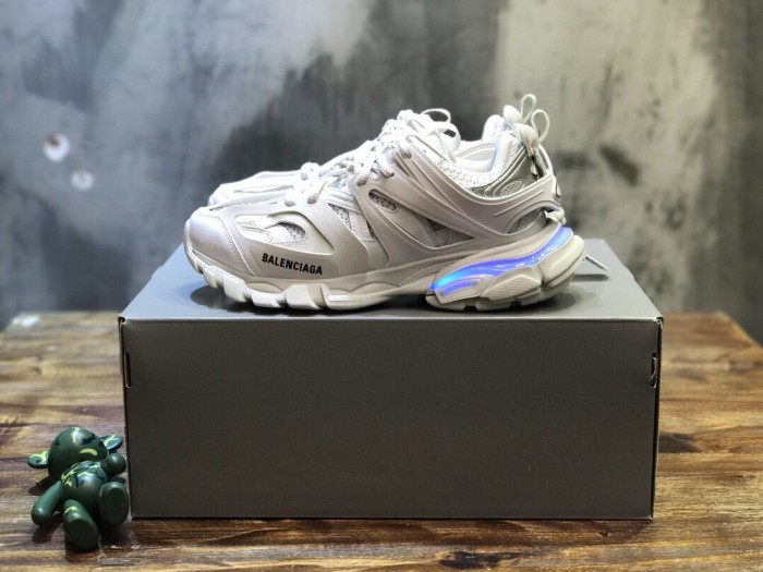 1:1 quality version 28261634 LED TRACK TRAINER Outdoor Sports Shoes 8 colors