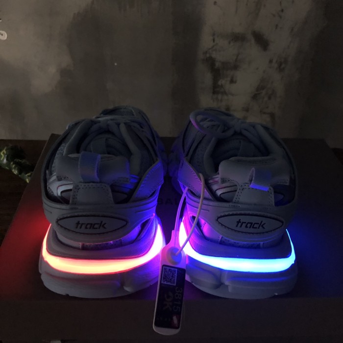 1:1 quality version 28261634 LED TRACK TRAINER Outdoor Sports Shoes 8 colors