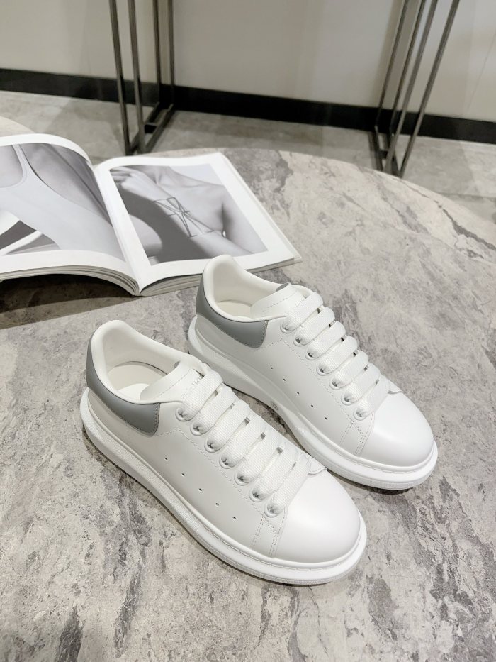 1:1 quality version 28314988 Leather Shoes Tail Logo Printed White Shoes 9 colors