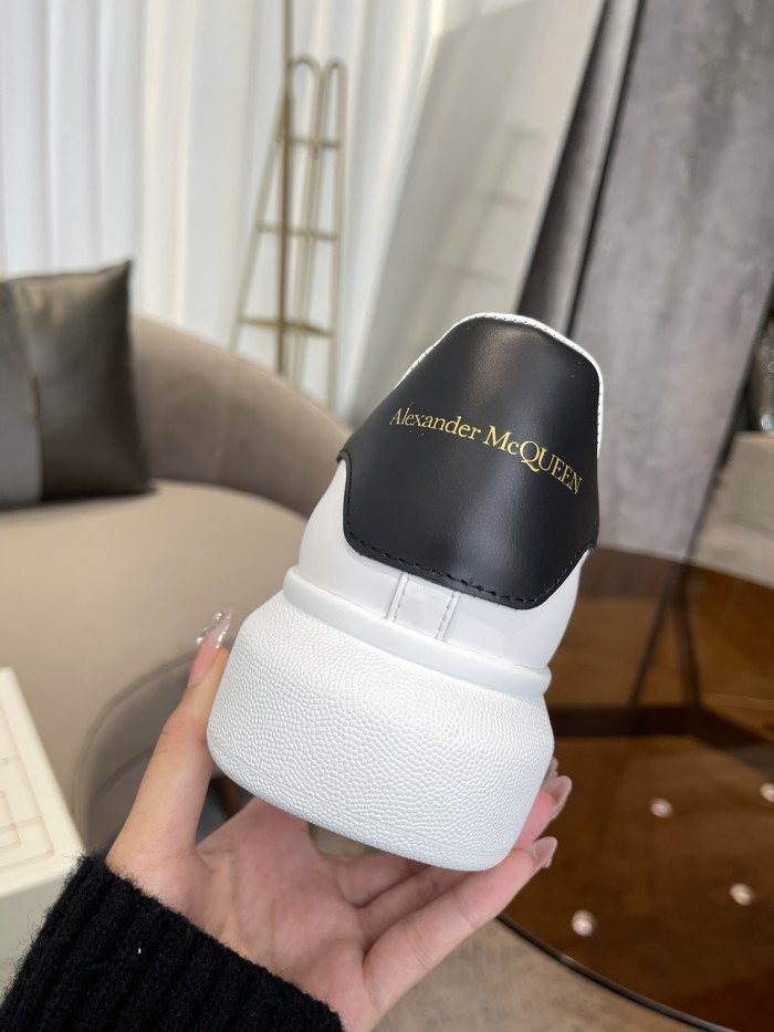 1:1 quality version 28314988 Leather Shoes Tail Logo Printed White Shoes 9 colors