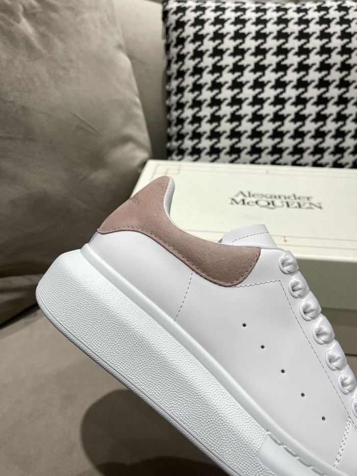 1:1 quality version 28314953 Suede Shoe Tailed White Shoes 12 colors