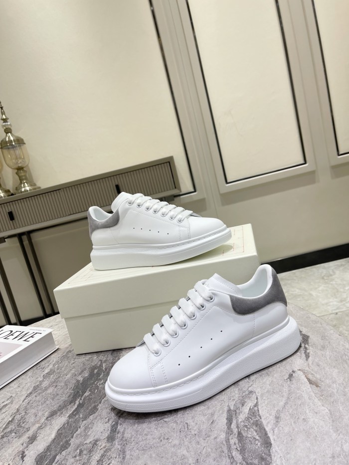 1:1 quality version 28314953 Suede Shoe Tailed White Shoes 12 colors