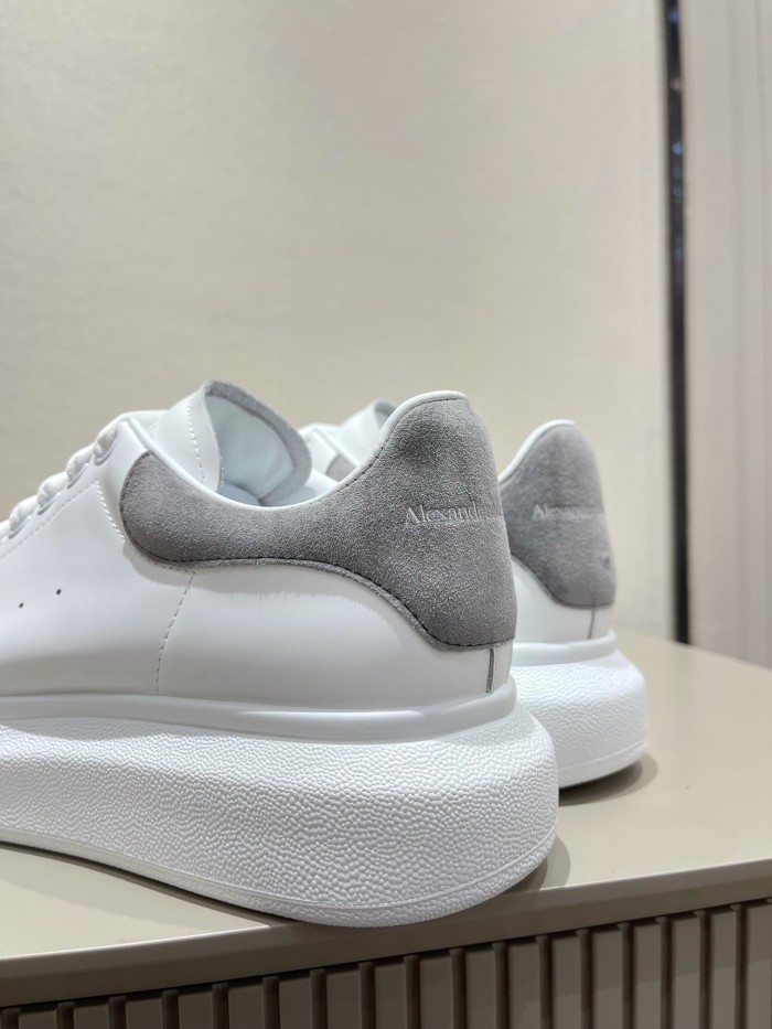 1:1 quality version 28314953 Suede Shoe Tailed White Shoes 12 colors