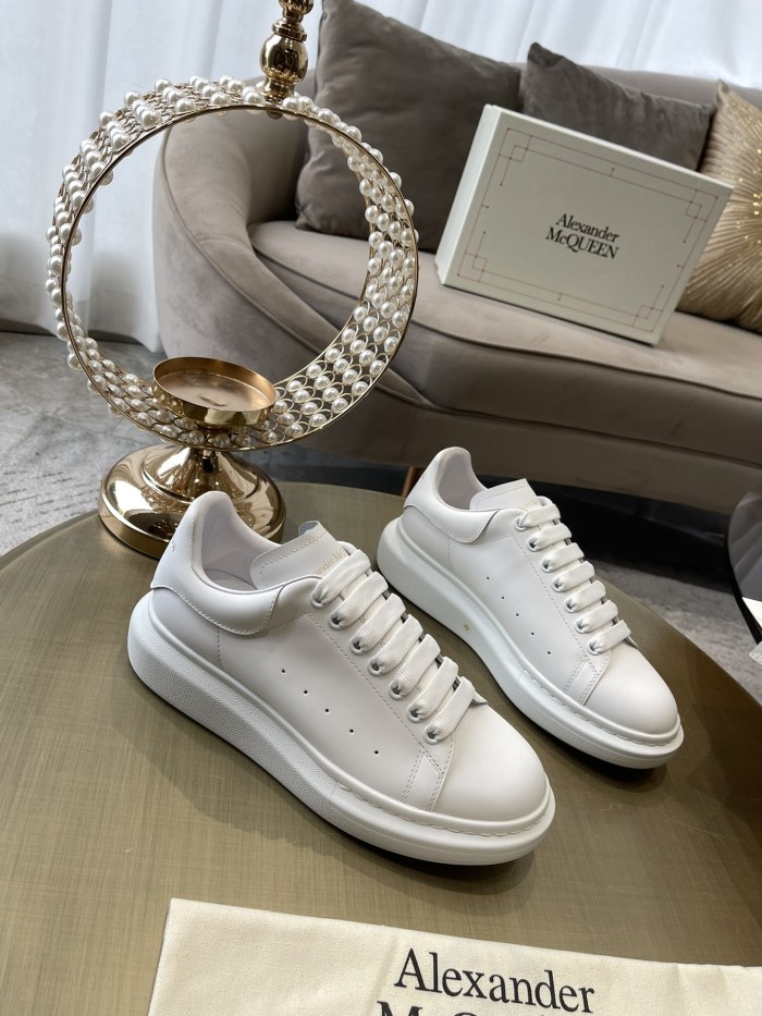 1:1 quality version 28314988 Leather Shoes Tail Logo Printed White Shoes 9 colors