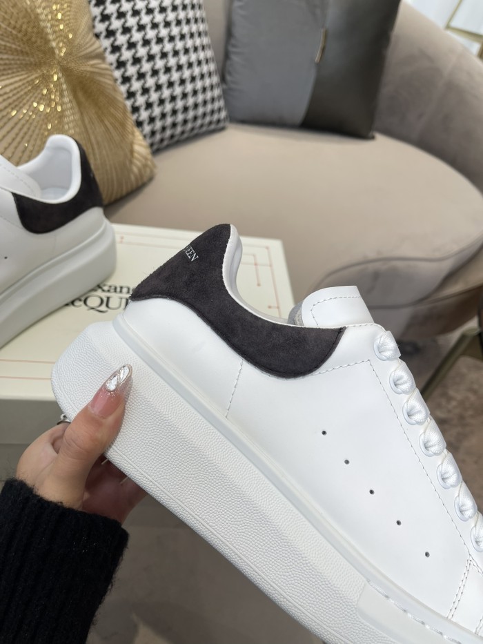 1:1 quality version 28314953 Suede Shoe Tailed White Shoes 12 colors