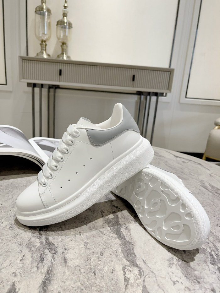 1:1 quality version 28314988 Leather Shoes Tail Logo Printed White Shoes 9 colors