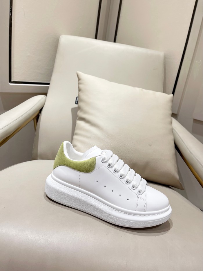 1:1 quality version 28314953 Suede Shoe Tailed White Shoes 12 colors