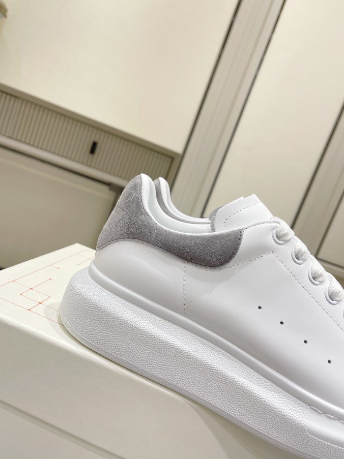 1:1 quality version 28314953 Suede Shoe Tailed White Shoes 12 colors