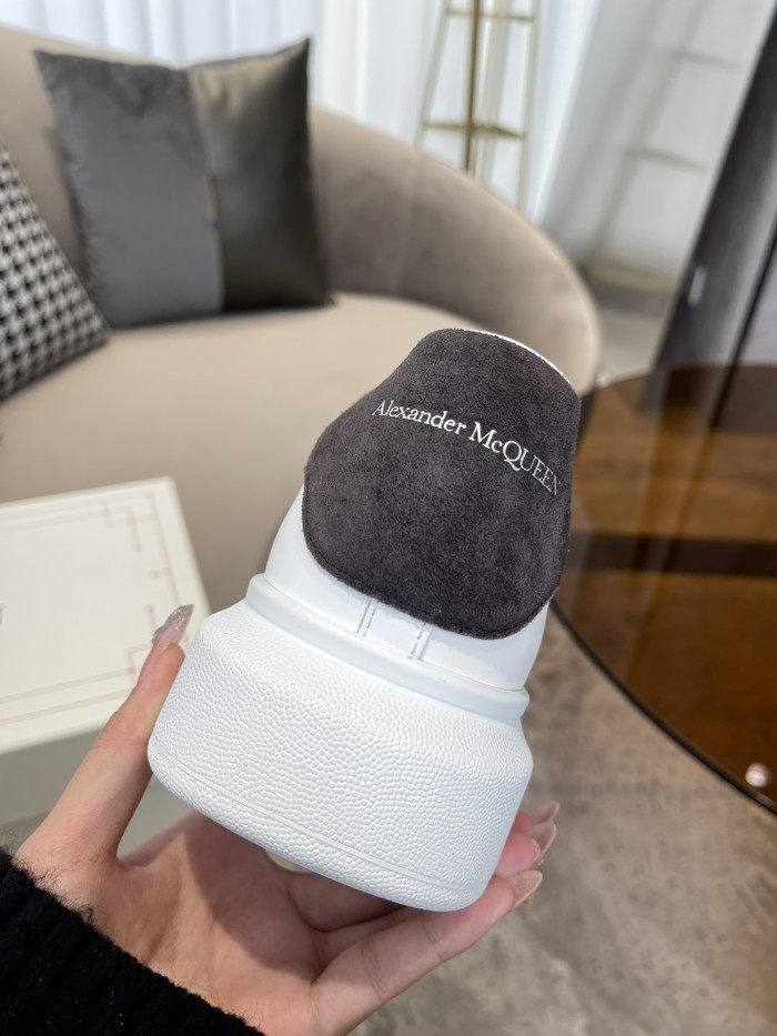 1:1 quality version 28314953 Suede Shoe Tailed White Shoes 12 colors