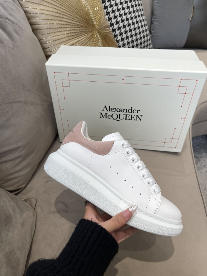 1:1 quality version 28314953 Suede Shoe Tailed White Shoes 12 colors