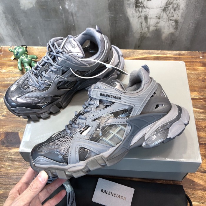 1:1 quality version 28321505 Track.2 sneakers 10 colors