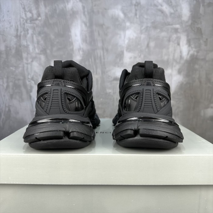 1:1 quality version 28321505 Track.2 sneakers 10 colors