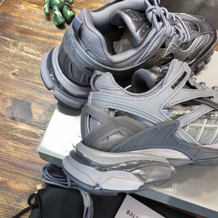 1:1 quality version 28321505 Track.2 sneakers 10 colors