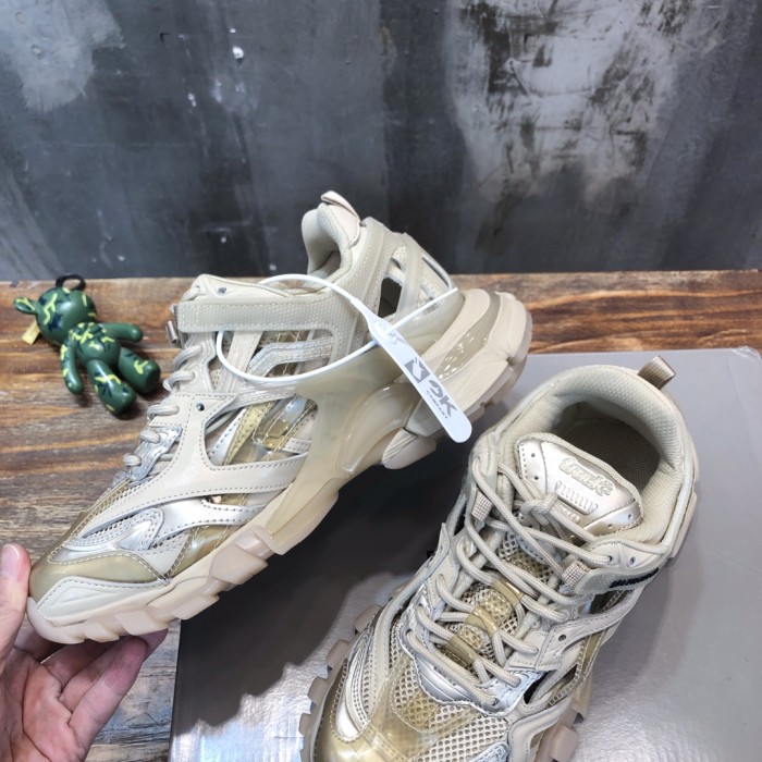 1:1 quality version 28321505 Track.2 sneakers 10 colors