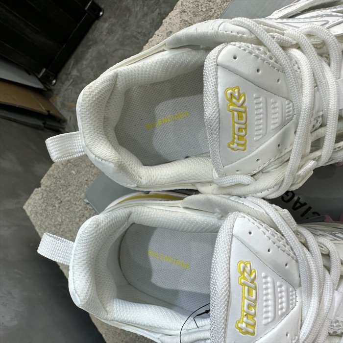 1:1 quality version 28321505 Track.2 sneakers 10 colors