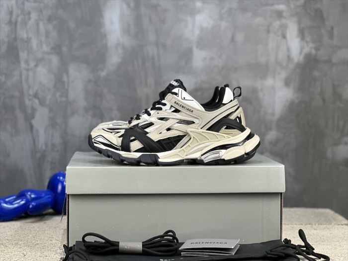 1:1 quality version 28321505 Track.2 sneakers 10 colors