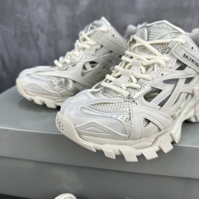 1:1 quality version 28321505 Track.2 sneakers 10 colors