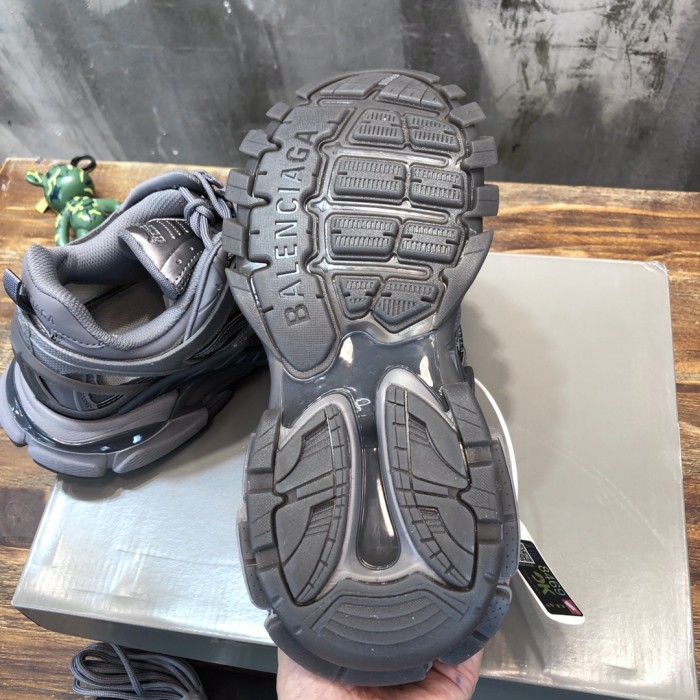 1:1 quality version 28321505 Track.2 sneakers 10 colors