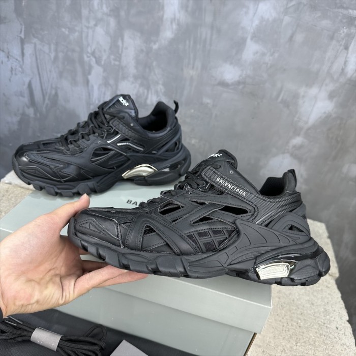 1:1 quality version 28321505 Track.2 sneakers 10 colors