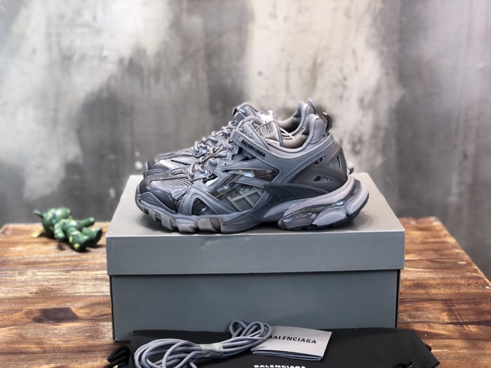1:1 quality version 28321505 Track.2 sneakers 10 colors