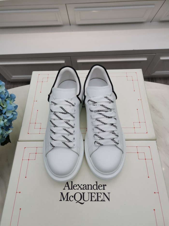 1:1 quality version 28354148 Classic Simple White Shoes