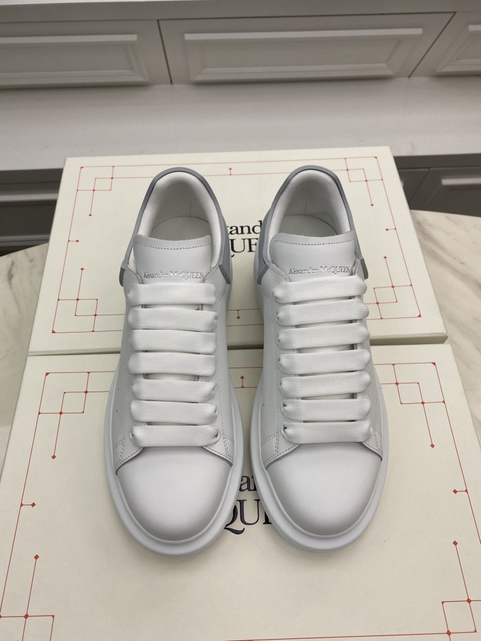 1:1 quality version 28354148 Classic Simple White Shoes